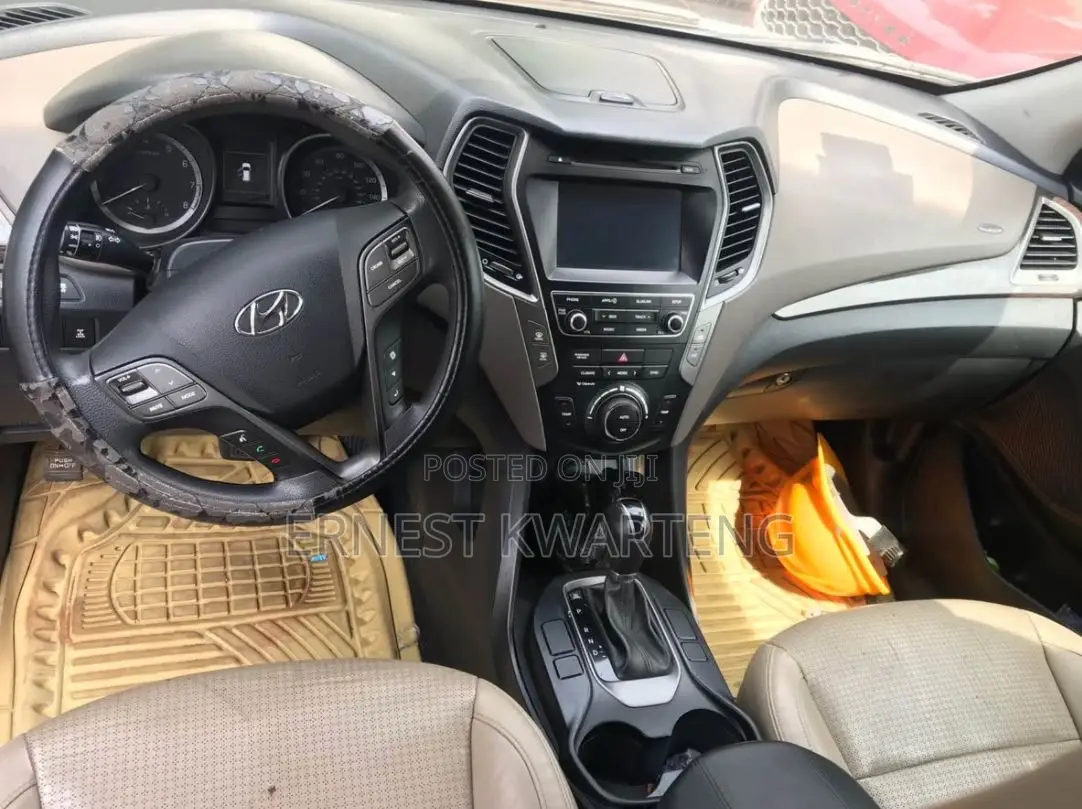 Hyundai Santa Fe 2017 White