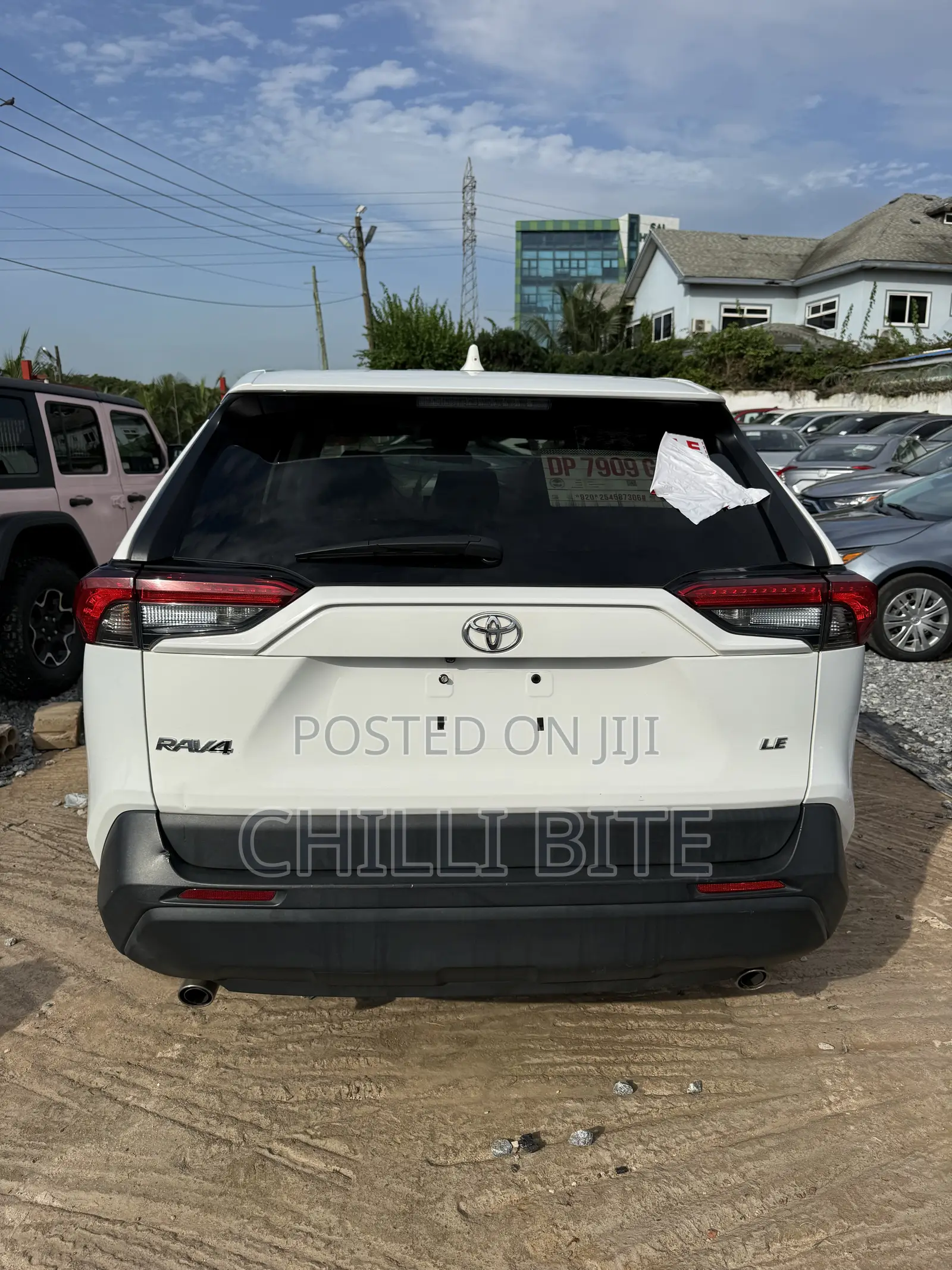 Toyota RAV4 LE 2022 White