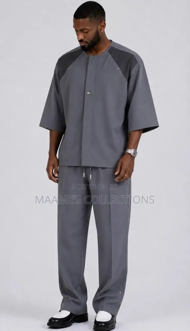 Men’S Elegant Simplicity Top and Down 2-Piece Set