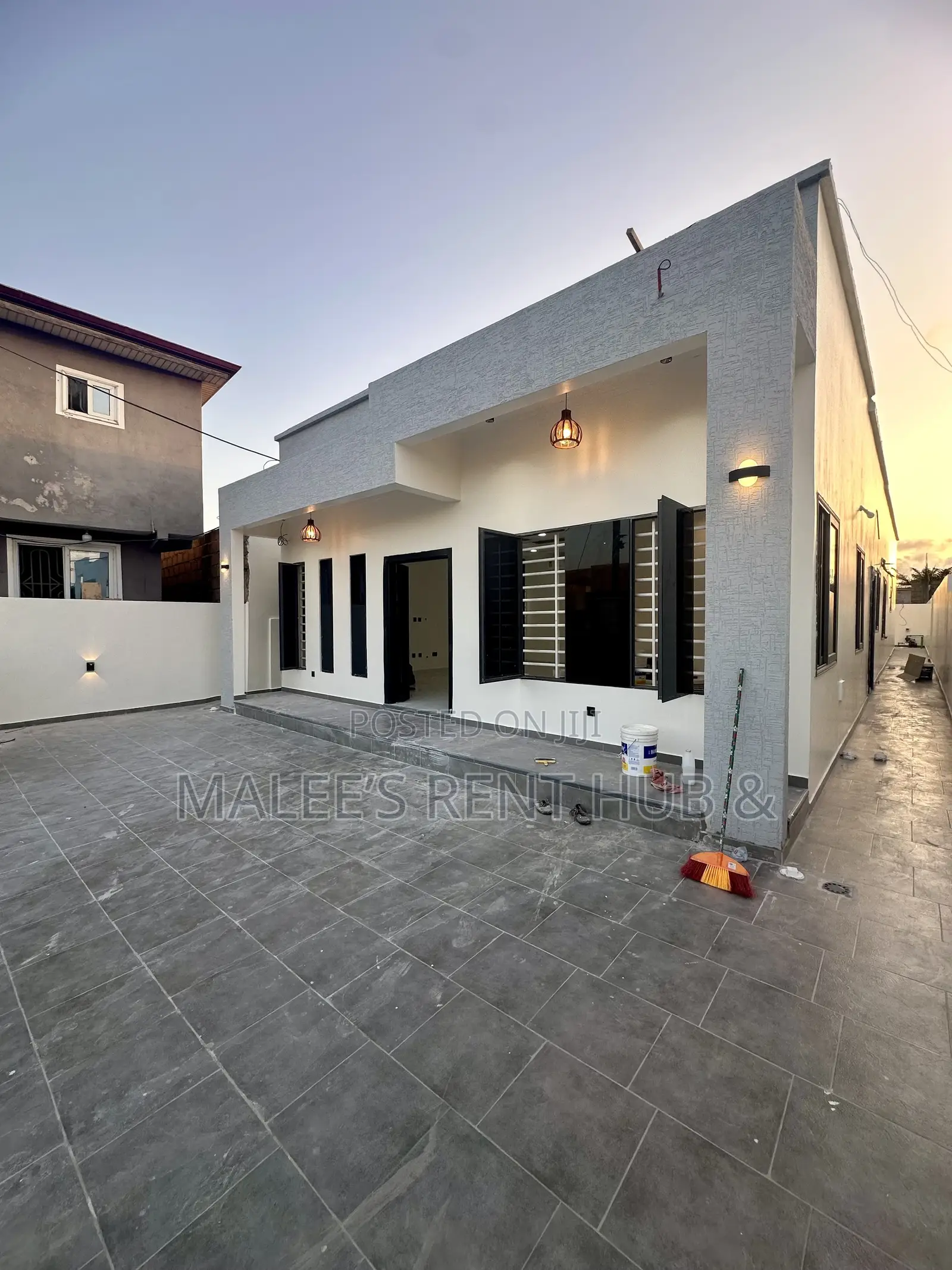 3bdrm House in Maleesrenthub, Spintex for sale