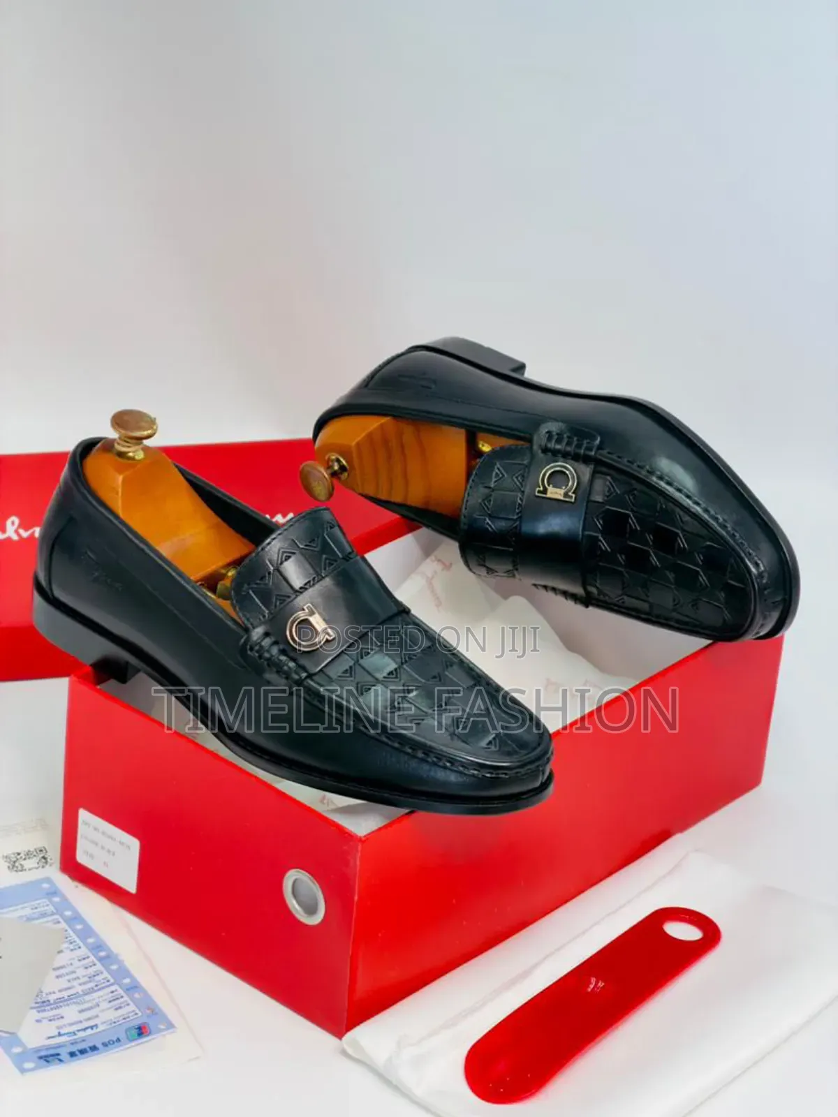 Salvatore Ferragamo Executive Men's Black Leather Shoes