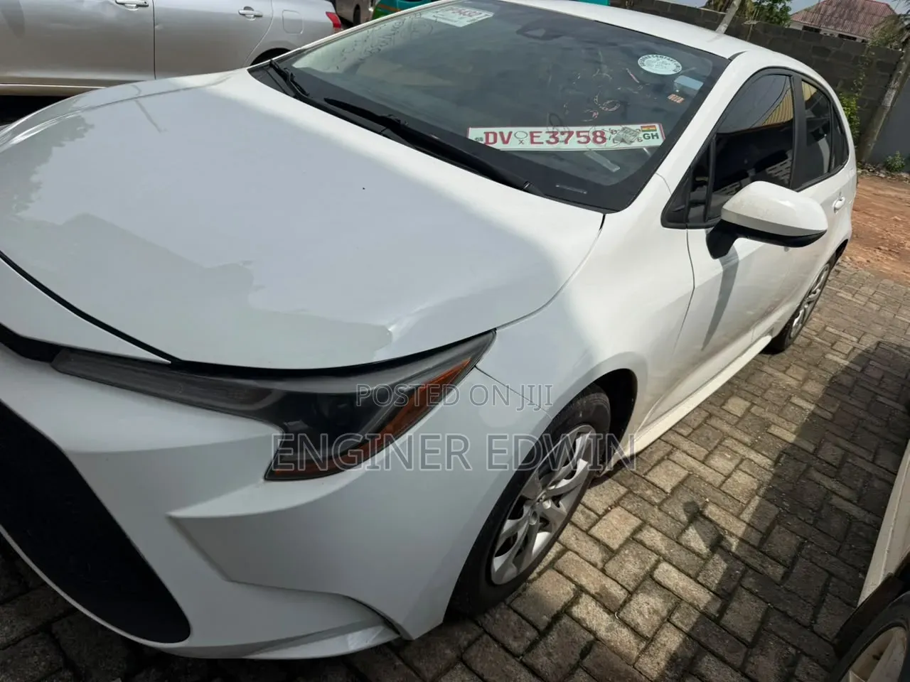 Toyota Corolla LE 2020 White