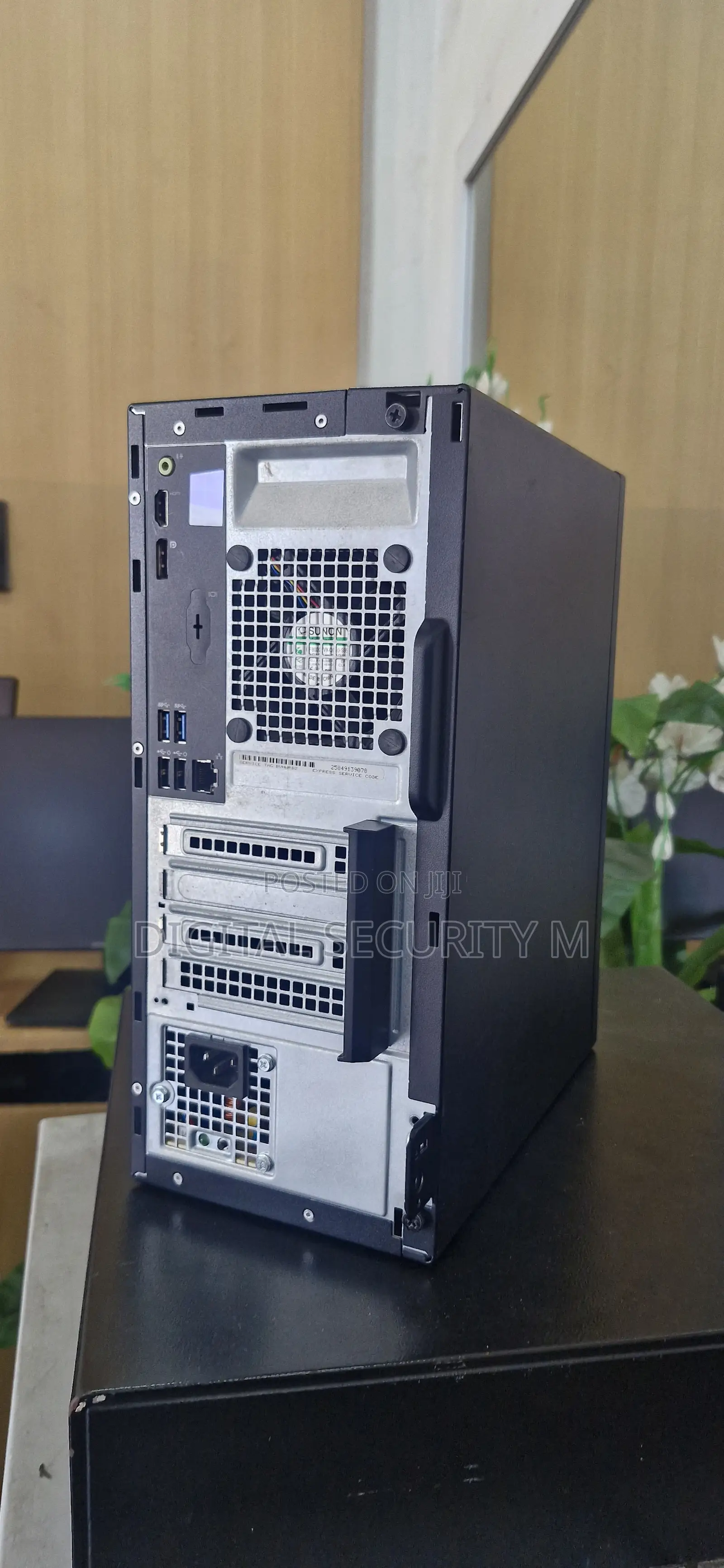 Desktop Computer Dell Optiplex 3040 8GB Intel Core i7 HDD 700GB