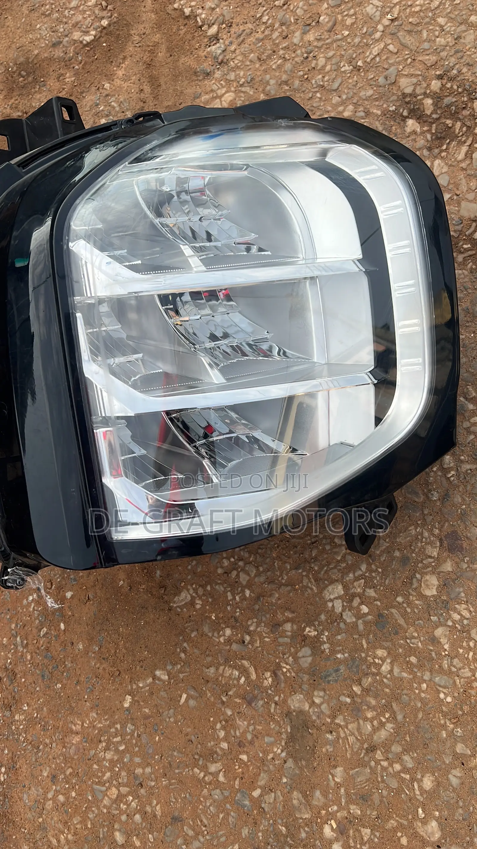 Outlander 23 Headlight Lower (Right)