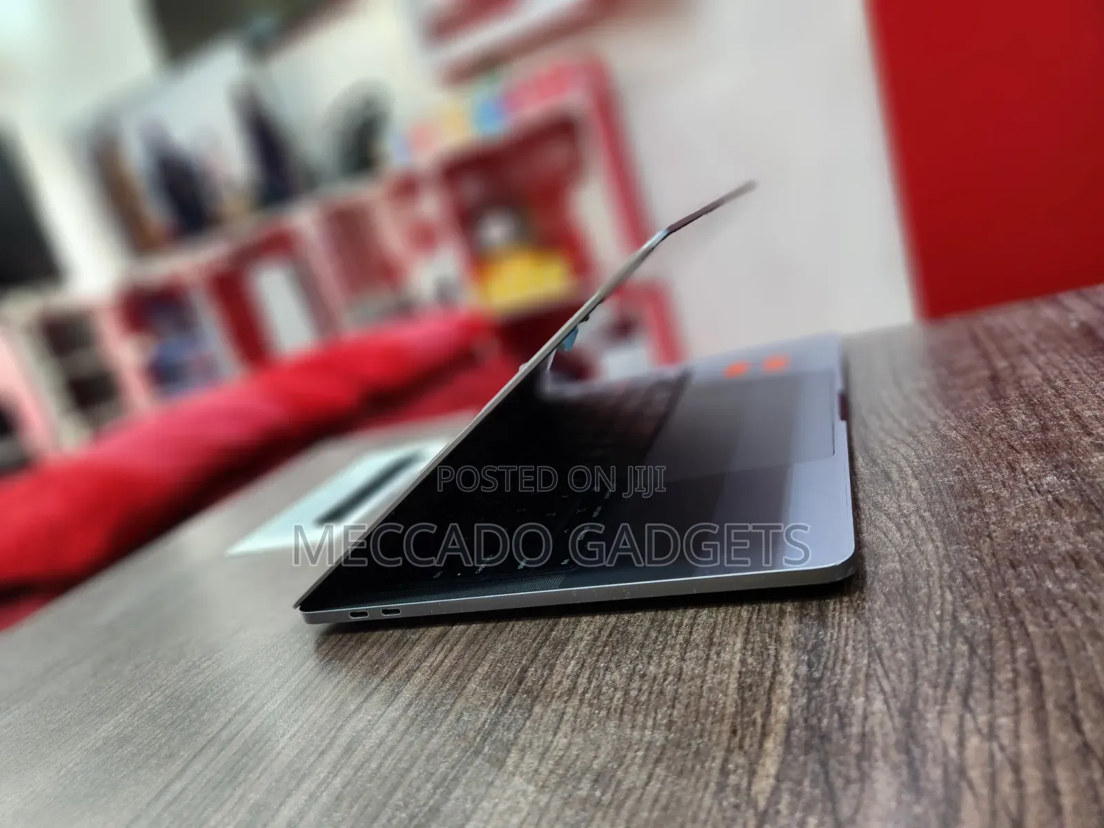 Laptop Apple MacBook Pro 2020 8GB Intel Core i5 SSD 256GB