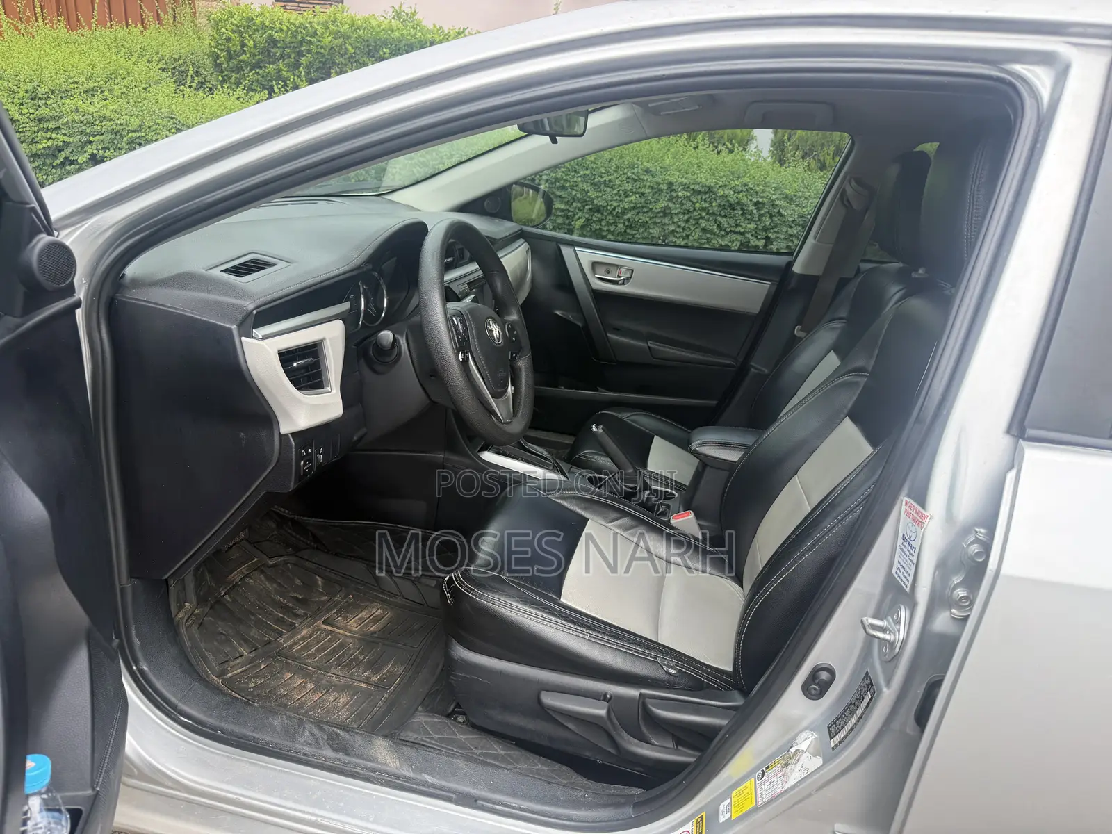 Toyota Corolla LE Premium 4dr Sedan (1.8L 4cyl CVT) 2016 Silver