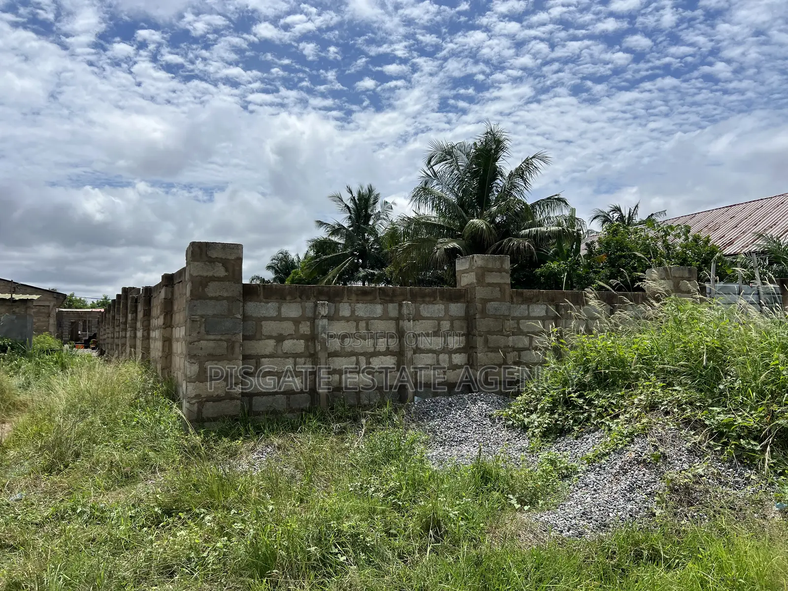 50/140 FTS of Land Walled and Gated