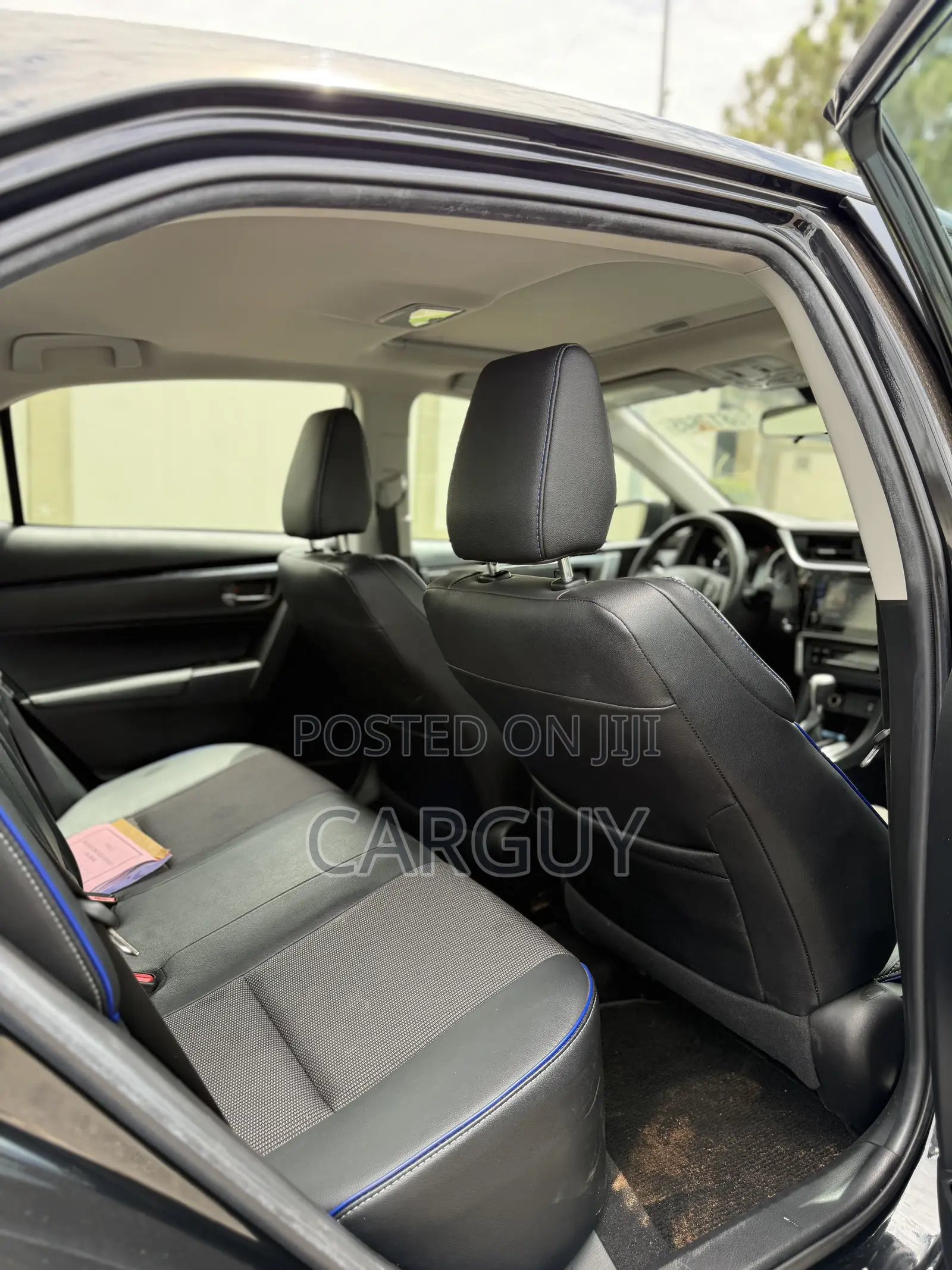 Toyota Corolla SE (1.8L 4cyl 6M) 2019 Black