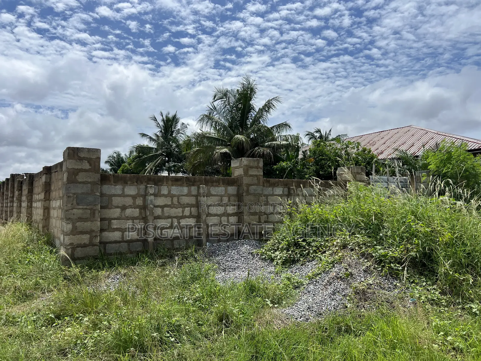 50/140 FTS of Land Walled and Gated