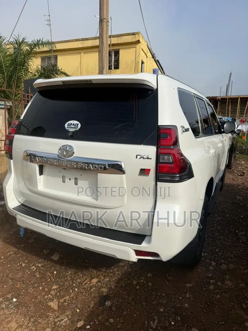 Toyota Land Cruiser Prado 2019 White