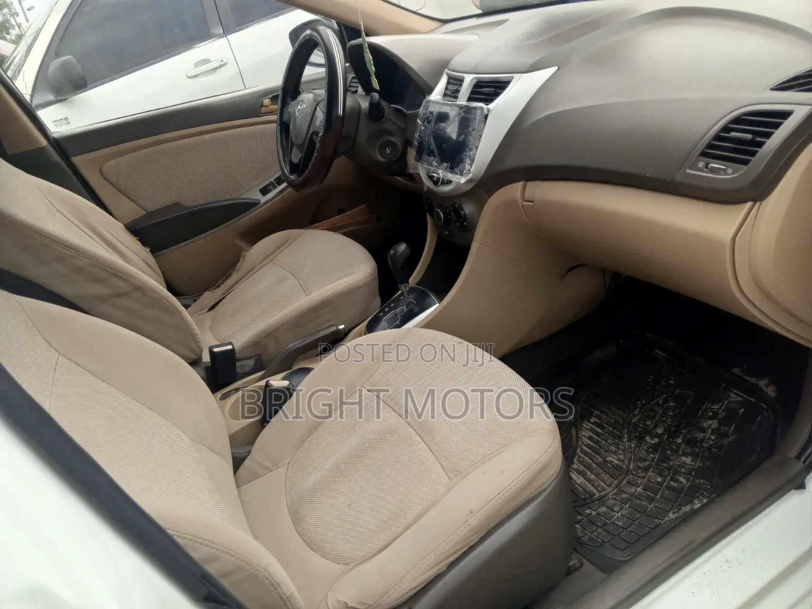 Hyundai Accent GLS Automatic 2012 White