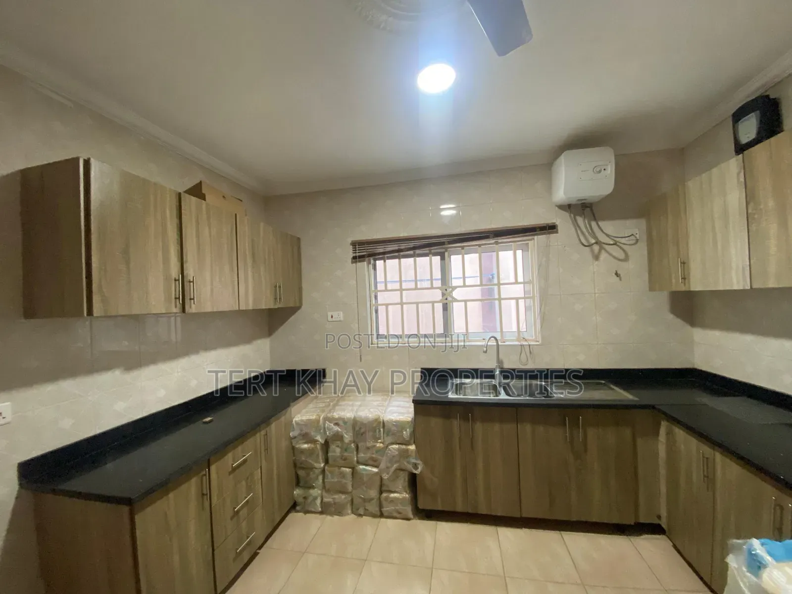 3bdrm House in Spintex, Baatsona Total for rent