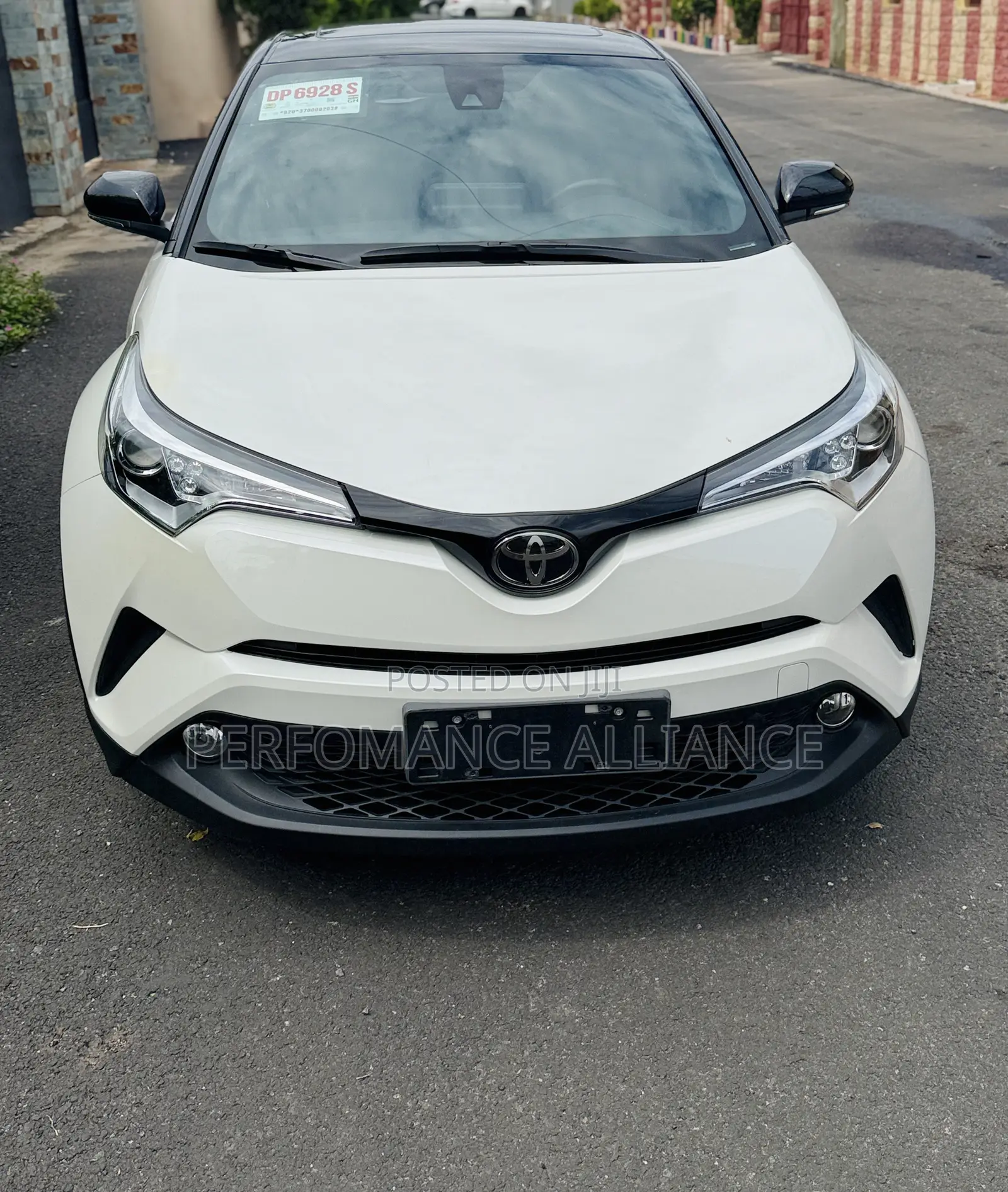 Toyota C-HR XLE 2021 White