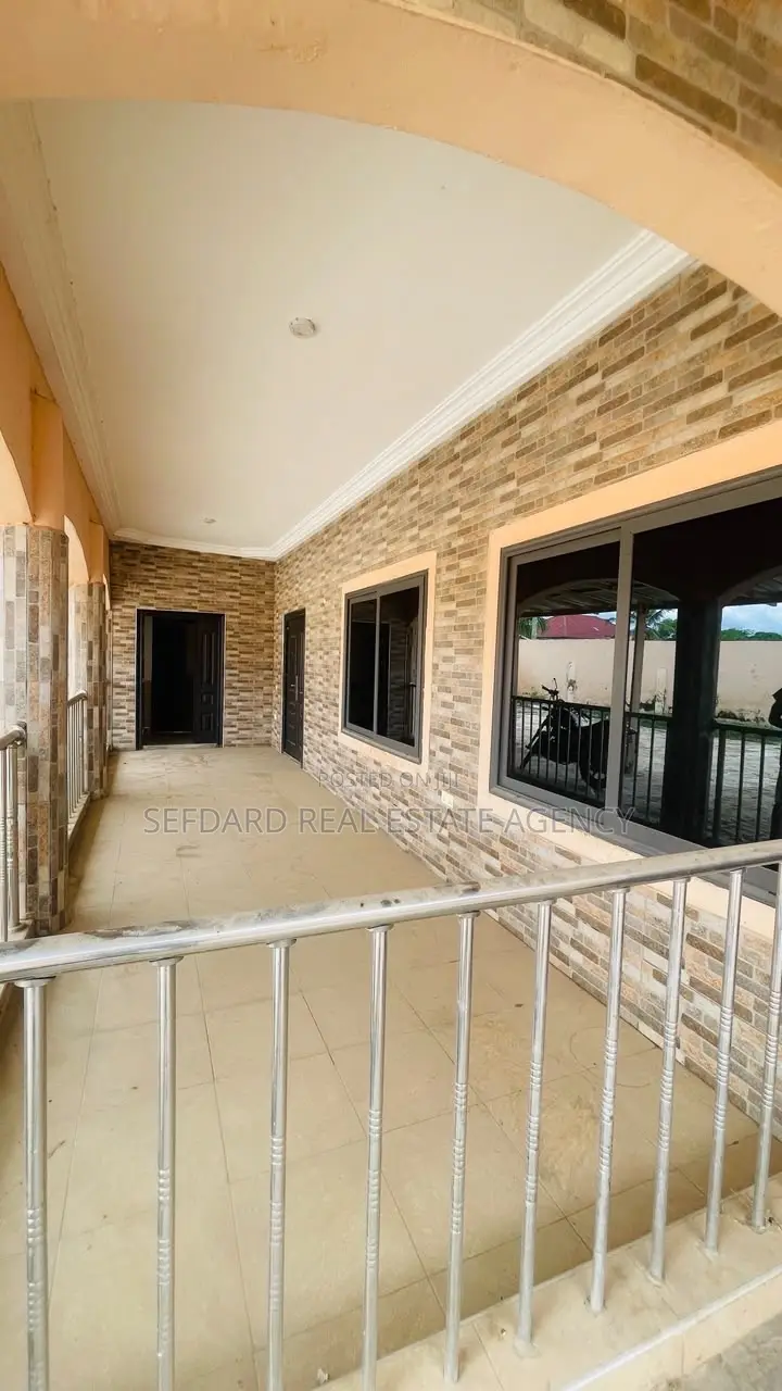 4bdrm House in Sefdard Properties, Ablekuma for sale
