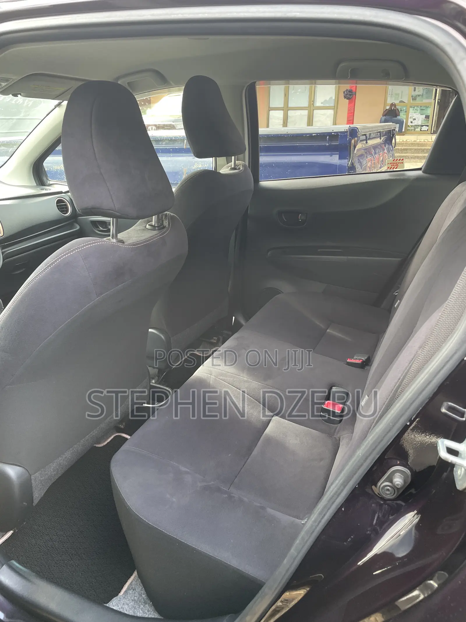 Toyota Vitz 1.3 FWD 5dr 2013 Burgundy