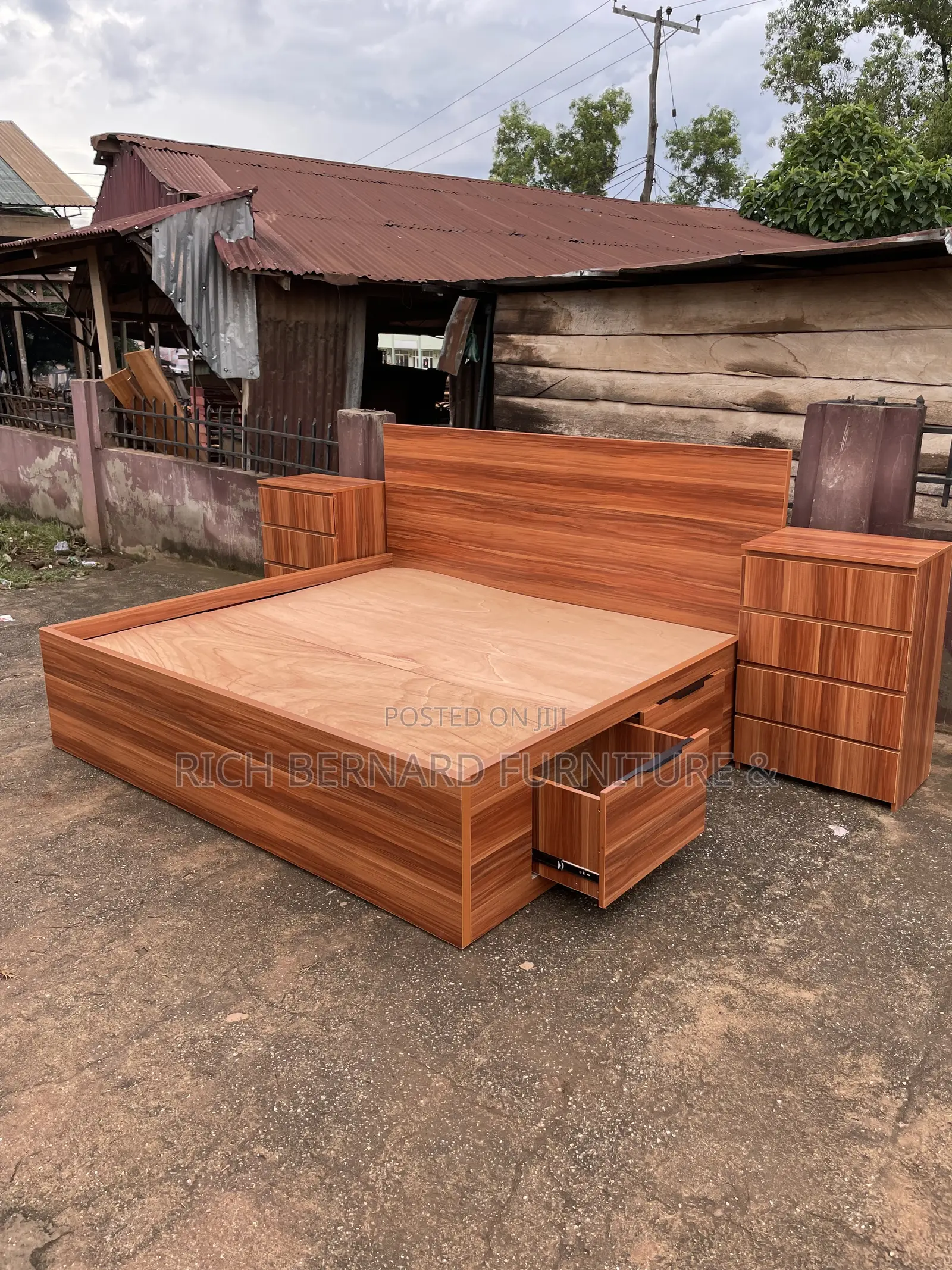 King Size Storage Bed With Drawers +2 Bedside Cabinets