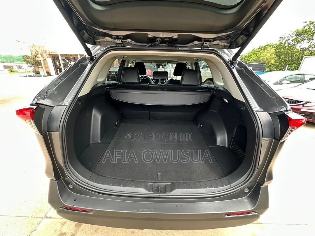 Toyota RAV4 XLE 2025 Black