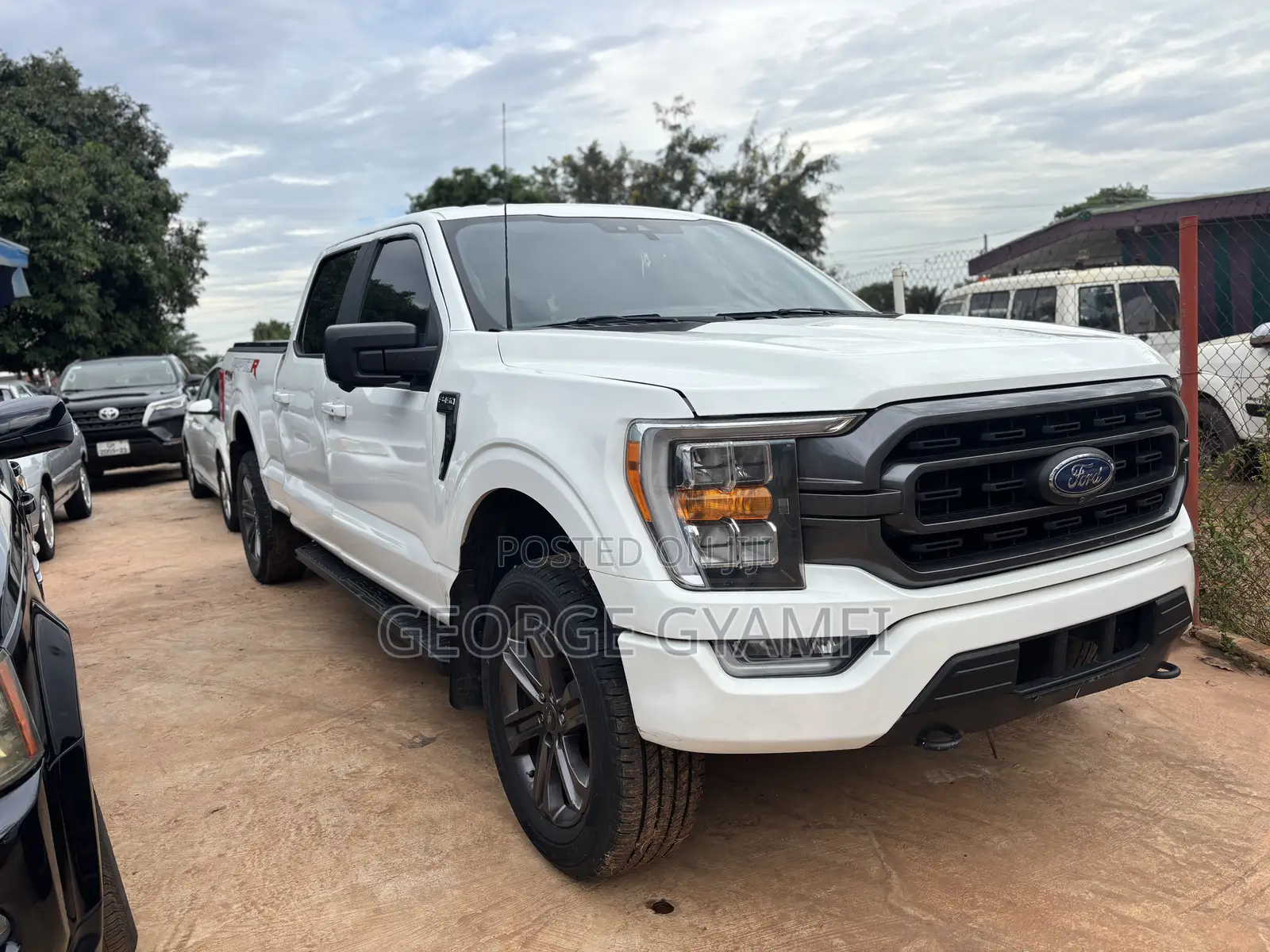 Ford F-150 XLT 2022 White