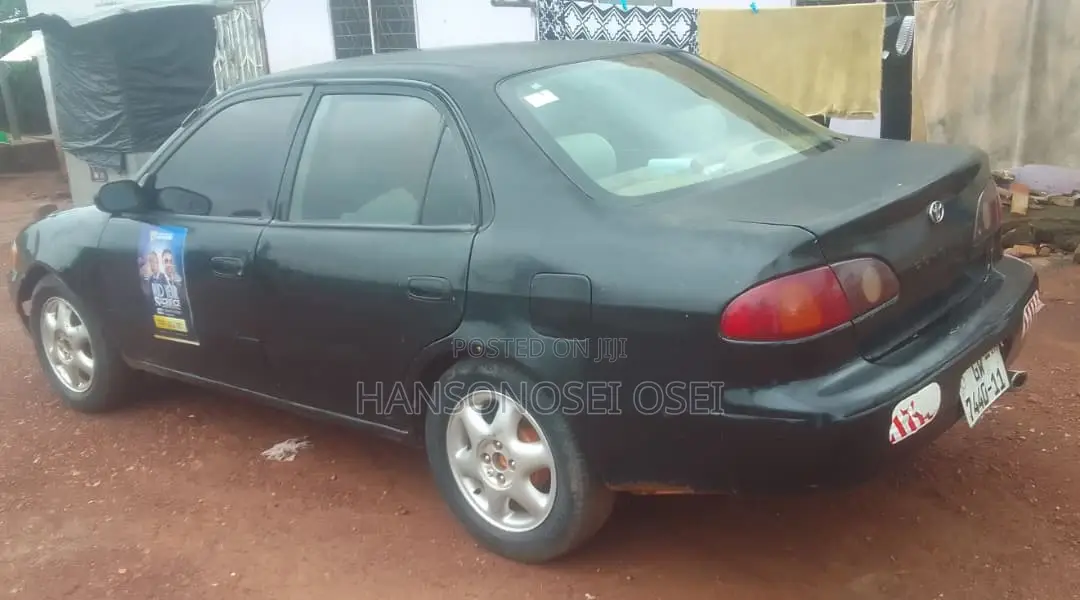 Toyota Corolla 2002 Black