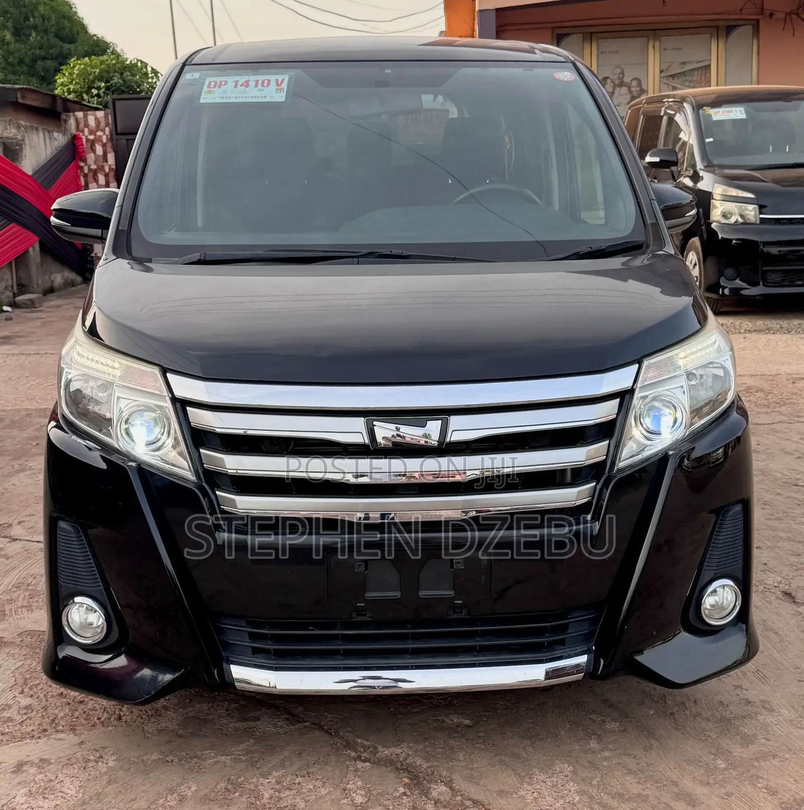 Toyota Noah 2.0 FWD (8 Seater) 2014 Black