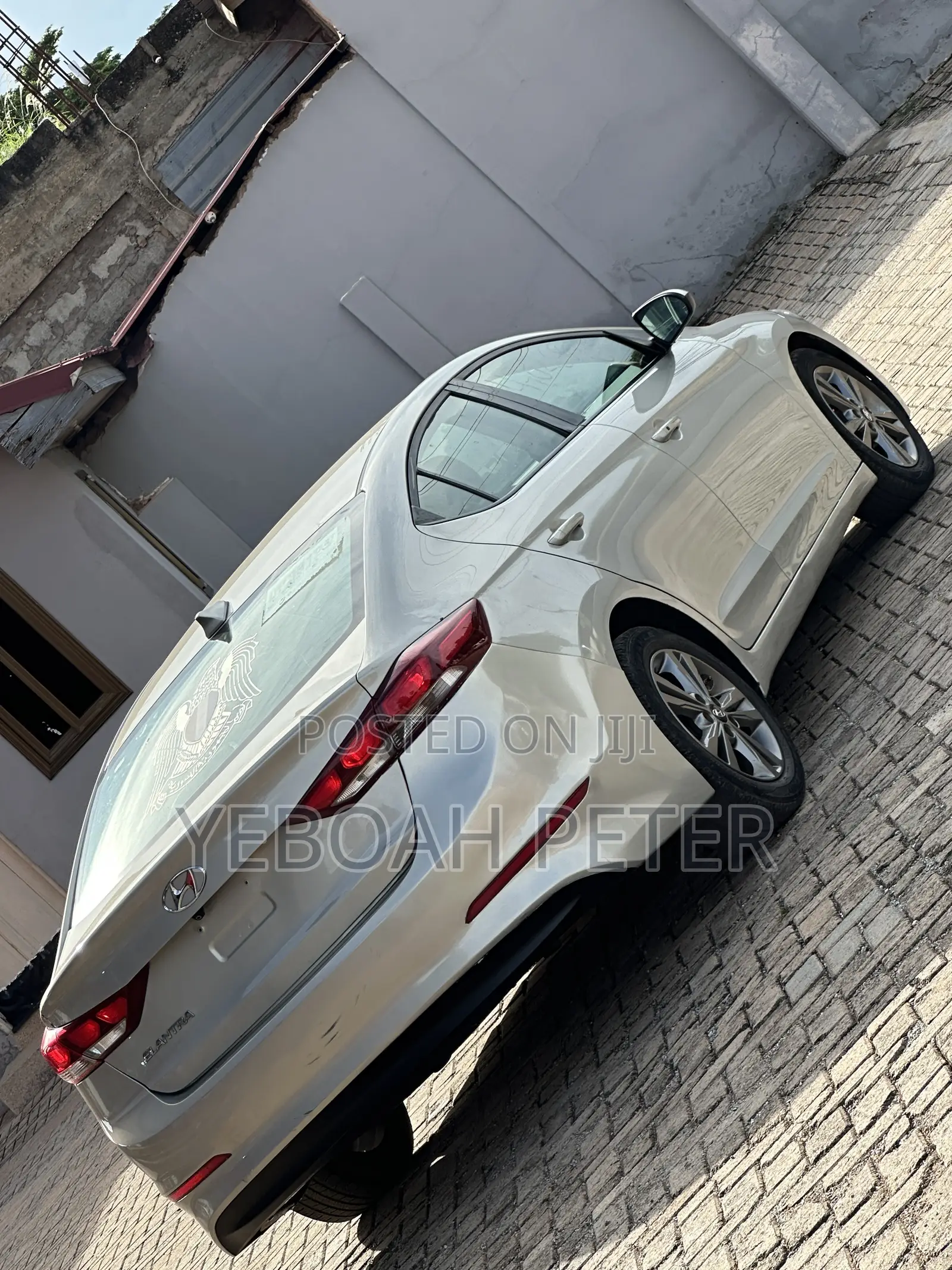 Hyundai Elantra 2017 Gold