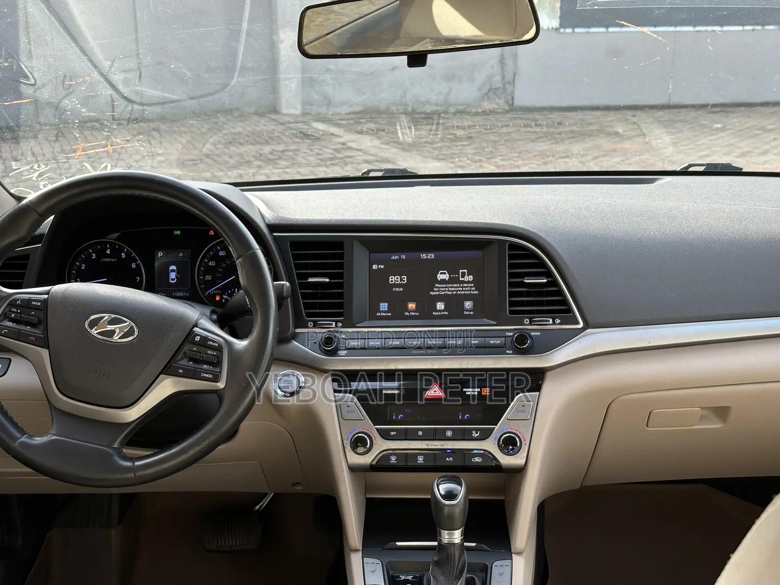 Hyundai Elantra 2017 Gold