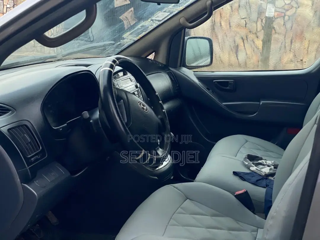 Hyundai H1 2.4 GLS 2011 Gray