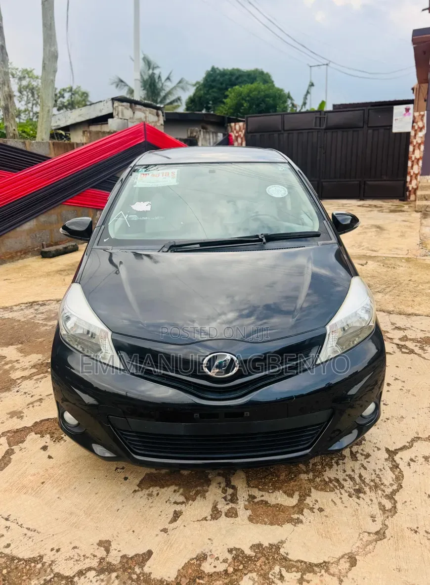 Toyota Vitz 2012 Black