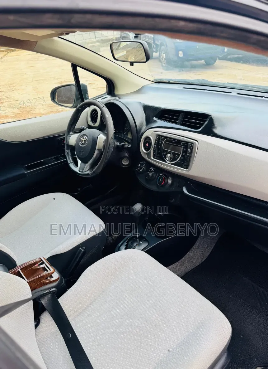 Toyota Vitz 2012 Black