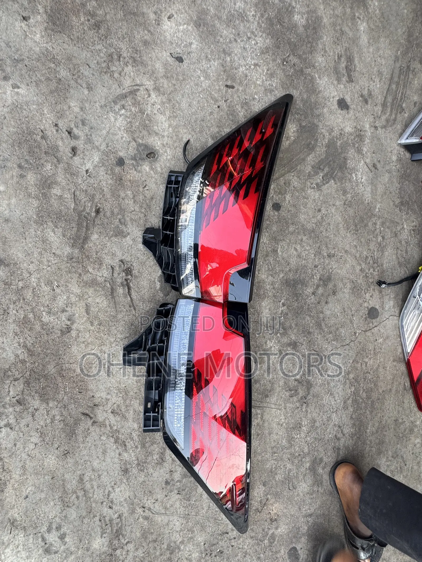 Lexus Rx 350 2023-2025 Taillight Available