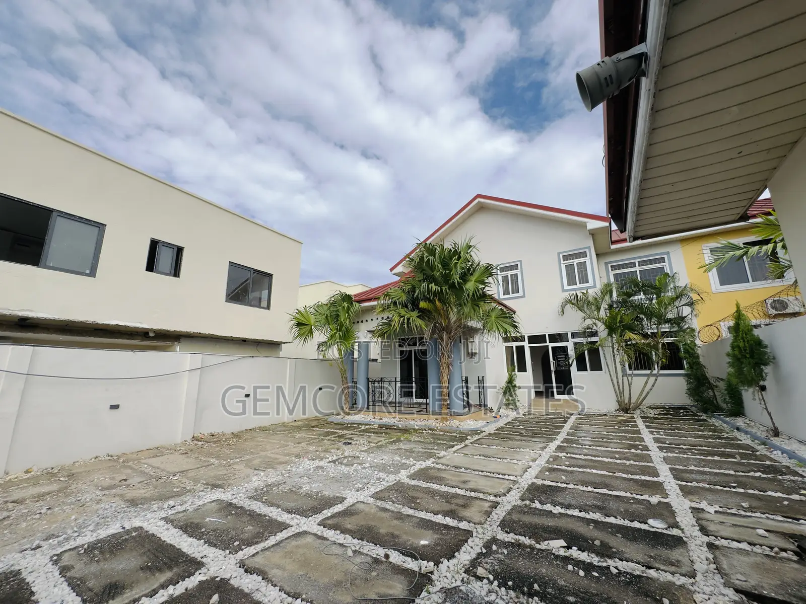 4bdrm House in East Legon for rent