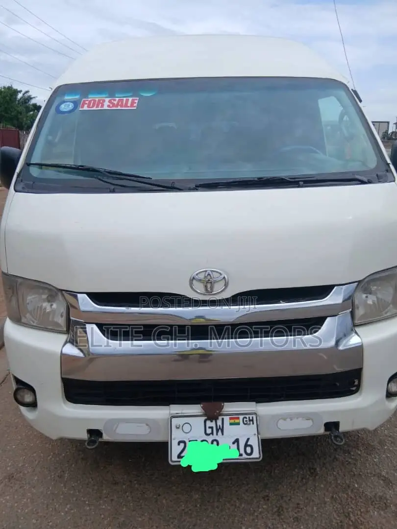 Toyota HiAce 2016 White
