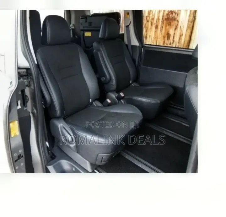 Toyota Voxy 2012 Gray