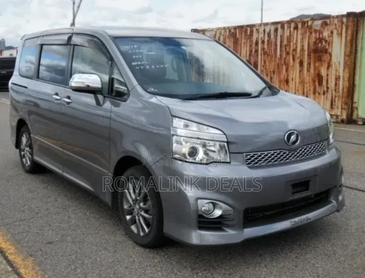 Toyota Voxy 2012 Gray