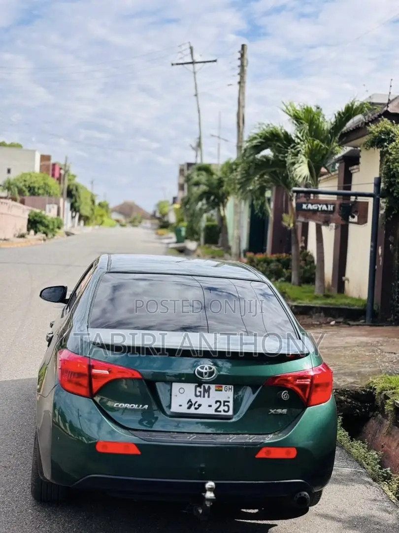 Toyota Corolla 2016 Green