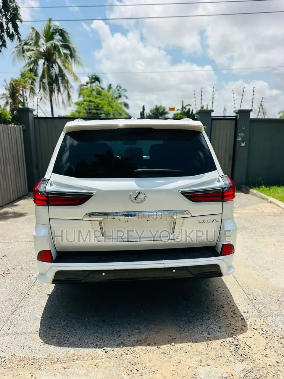 Lexus LX 2018 White