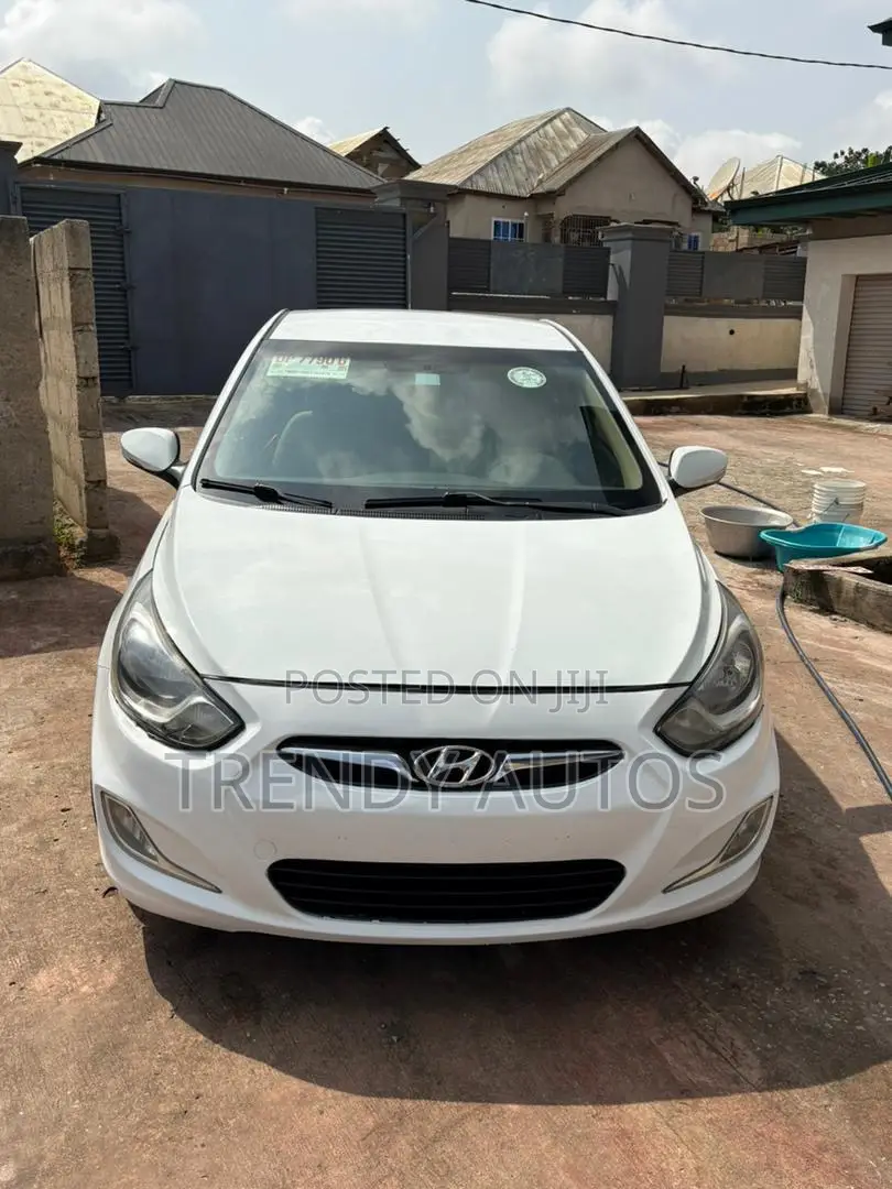Hyundai Accent SE Sedan 2016 White