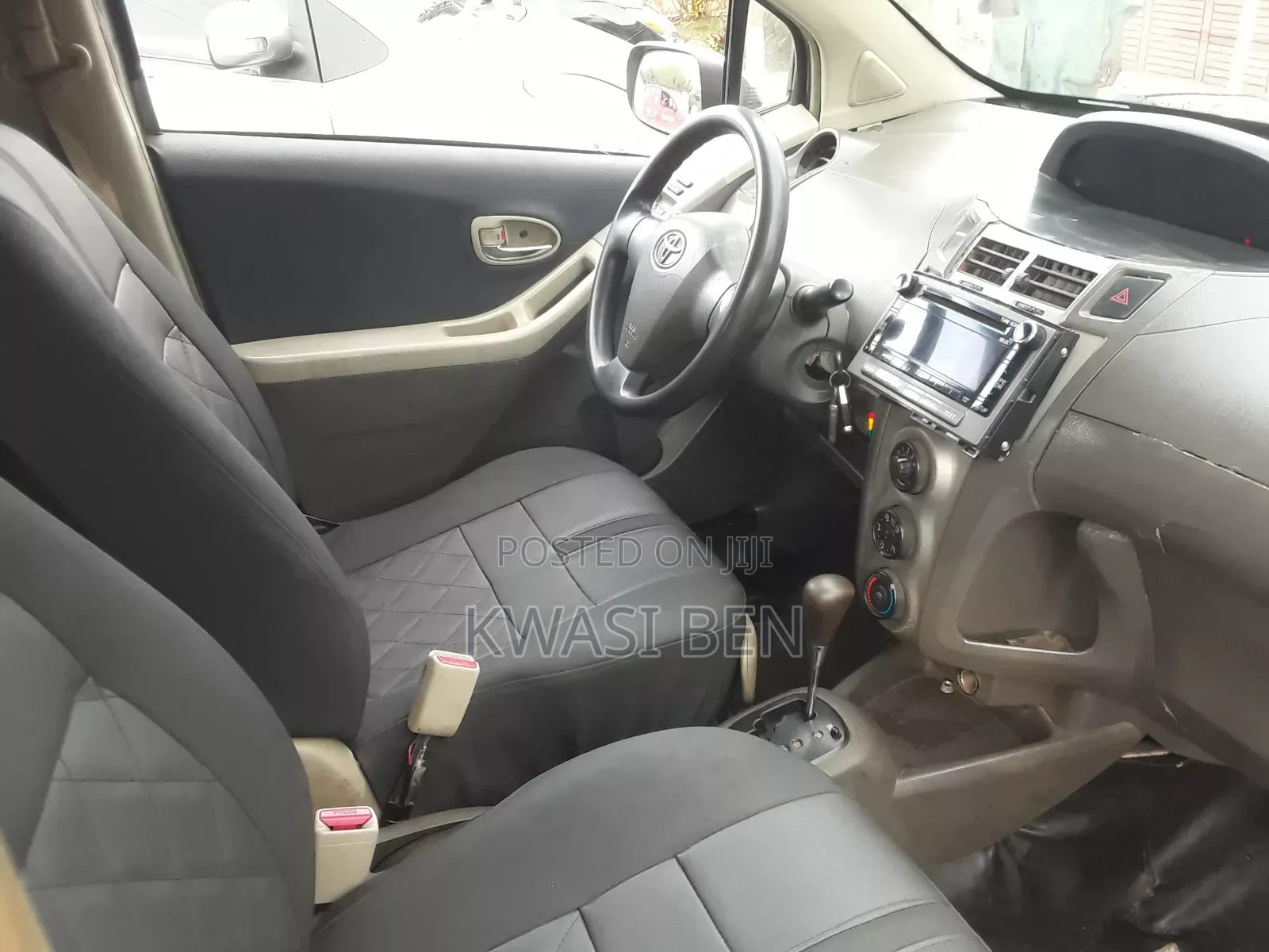 Toyota Vitz 2010 Gray