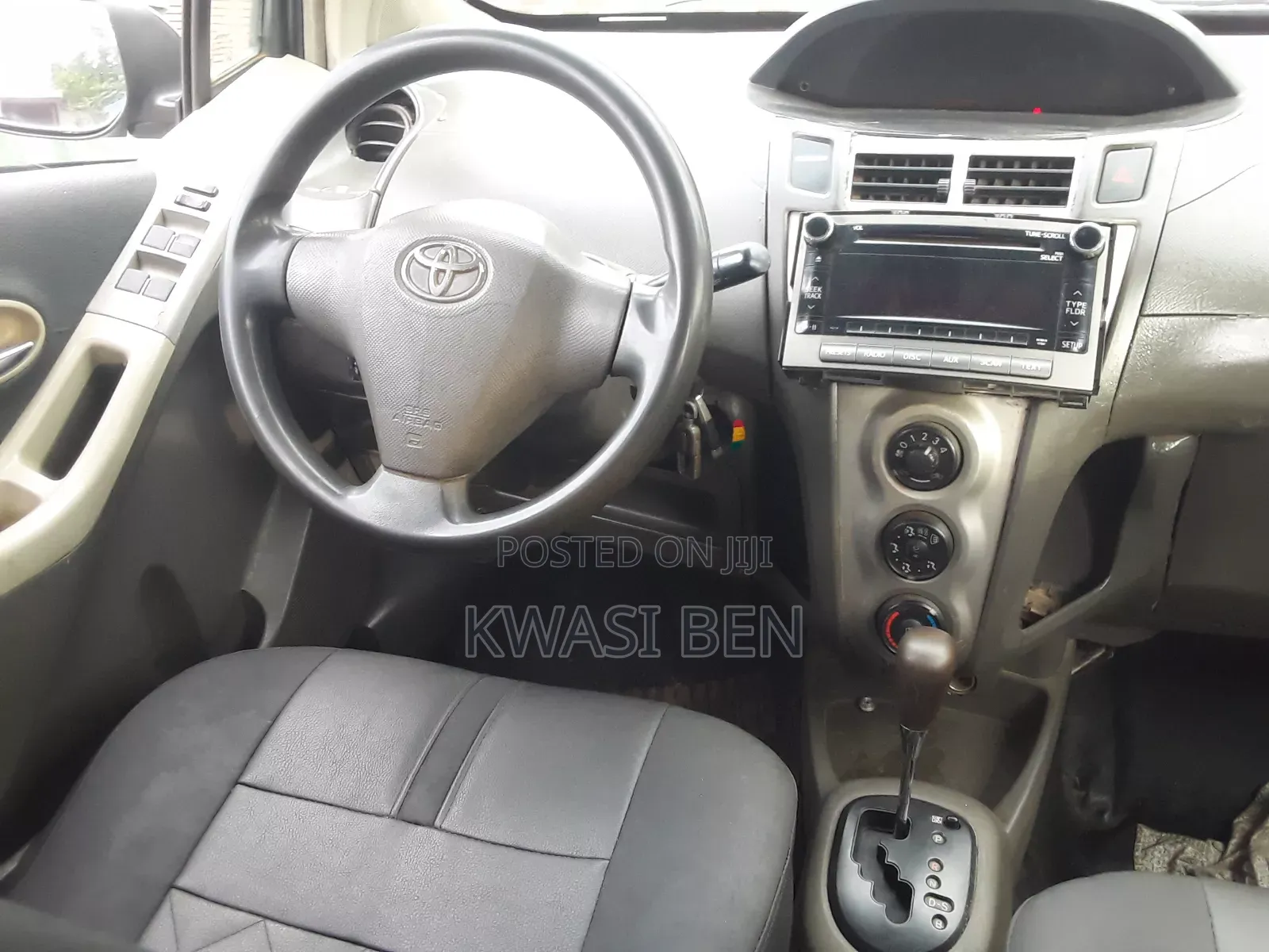 Toyota Vitz 2010 Gray