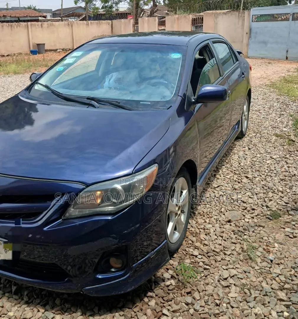 Toyota Corolla 2012 Blue