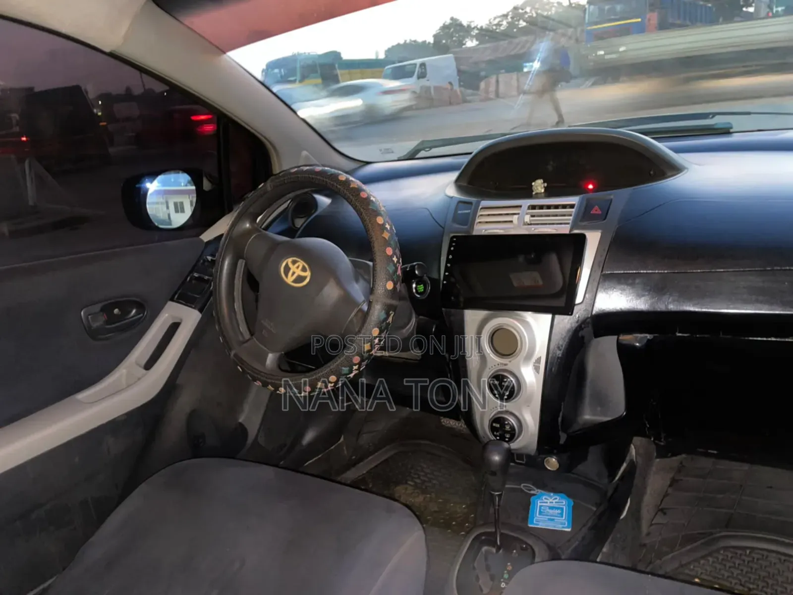 Toyota Vitz 1.3 FWD 5dr 2010 Black