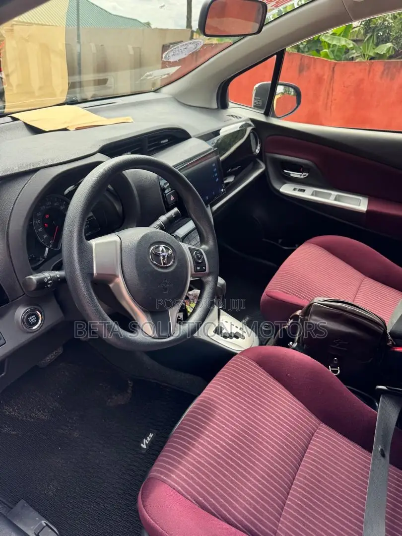 Toyota Vitz 1.3 AWD 5dr 2014 Purple
