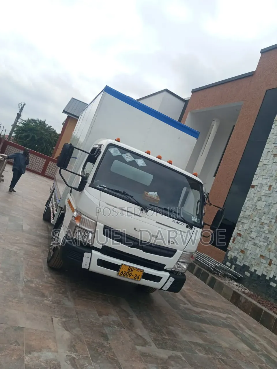 Mitsubishi Fuso for Rent