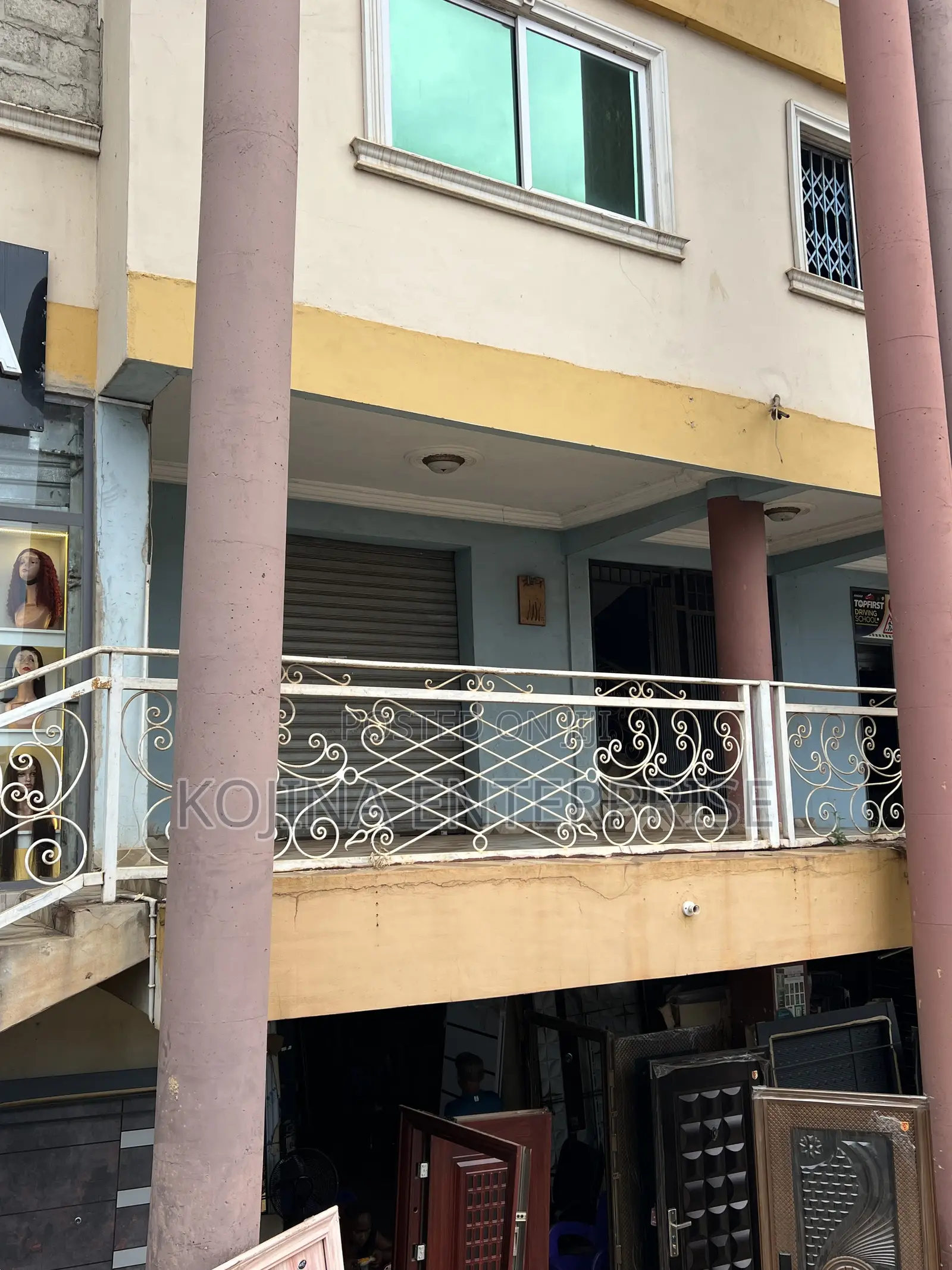 Roadside 50sqm Commercial Stores Krofrom – Prime First Floor Spa