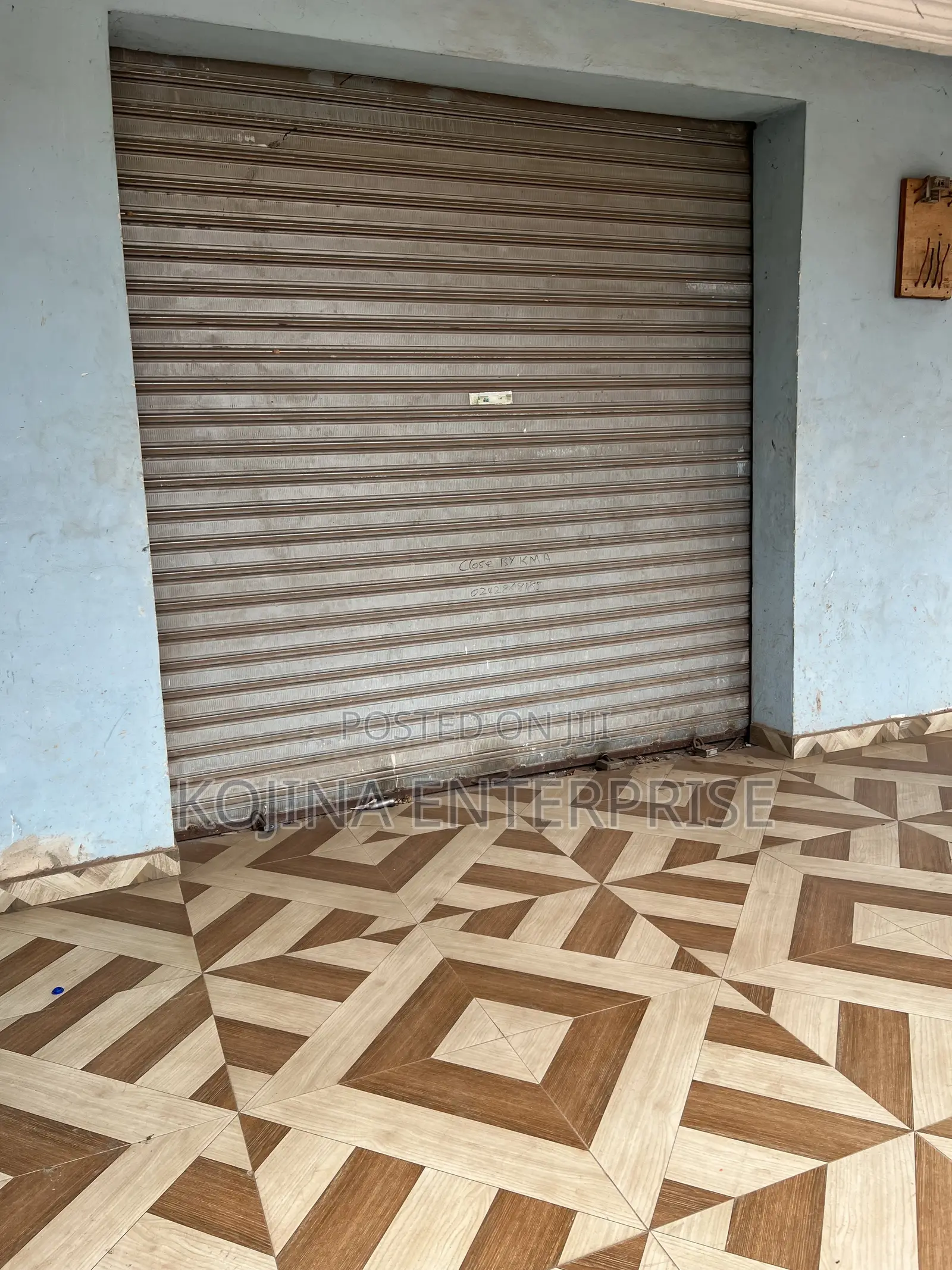 Roadside 50sqm Commercial Stores Krofrom – Prime First Floor Spa