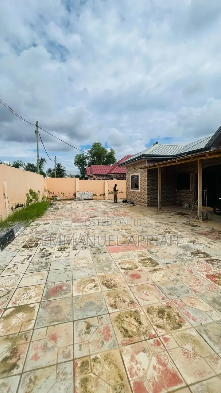 4bdrm House in Ablekuma Odumase for sale