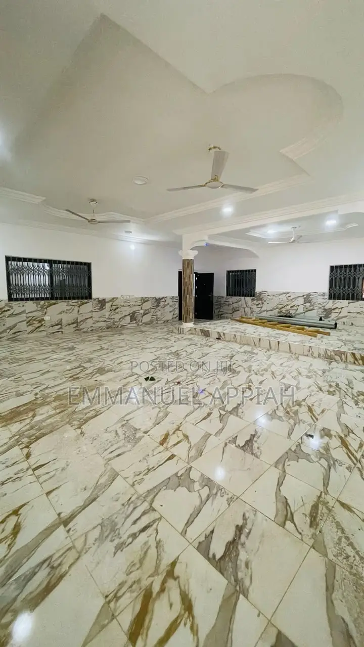 4bdrm House in Ablekuma Odumase for sale