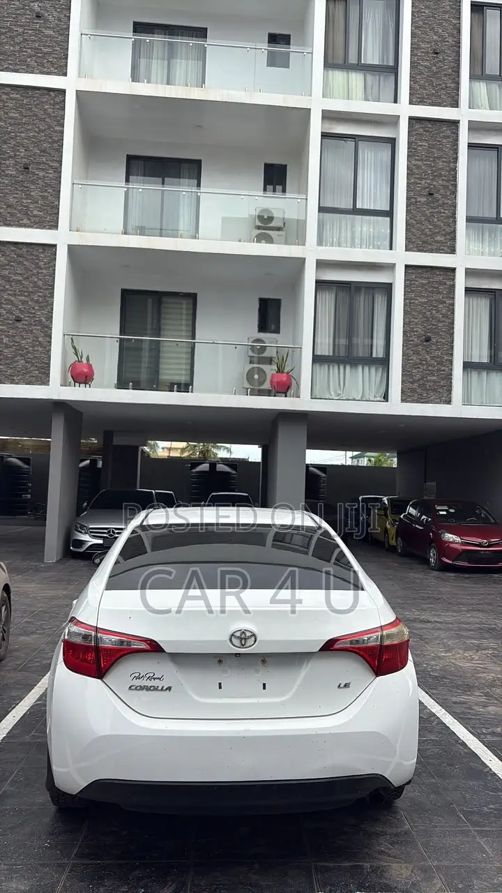 Toyota Corolla LE 4dr Sedan (1.8L 4cyl CVT) 2016 White