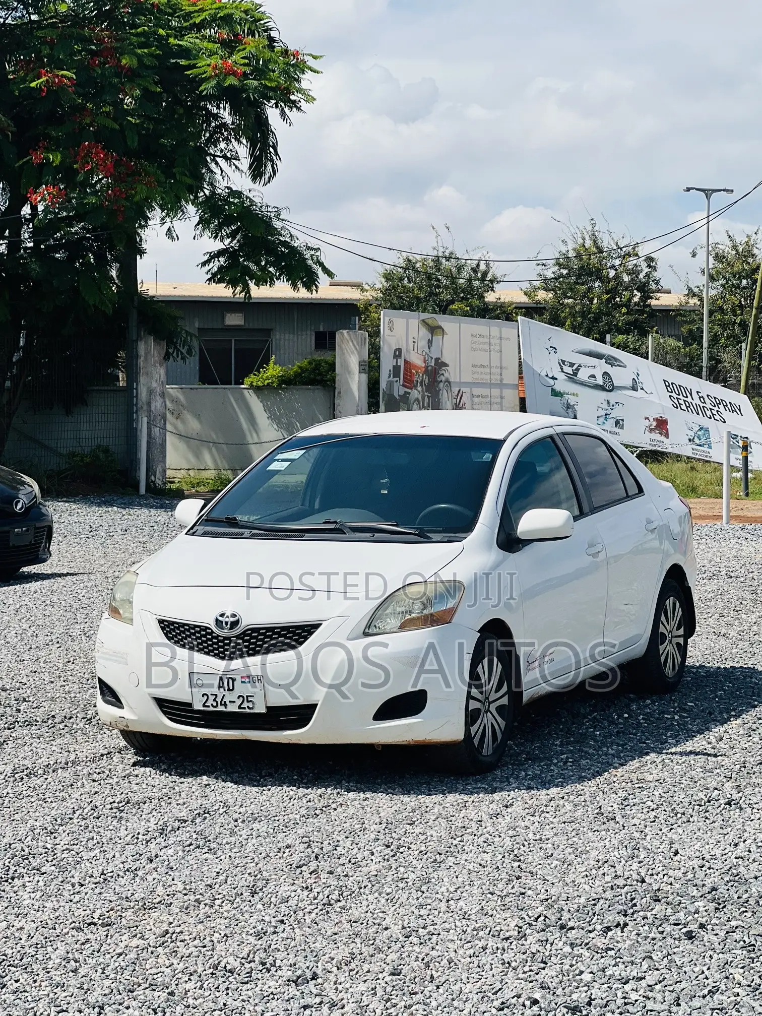 Toyota Yaris 2011 White