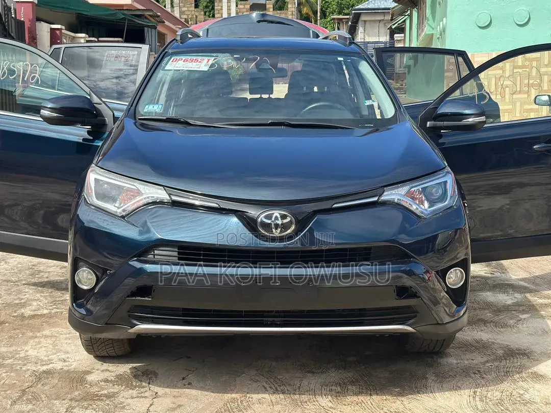 Toyota RAV4 XLE 4dr SUV (2.5L 4cyl 6A) 2018 Black